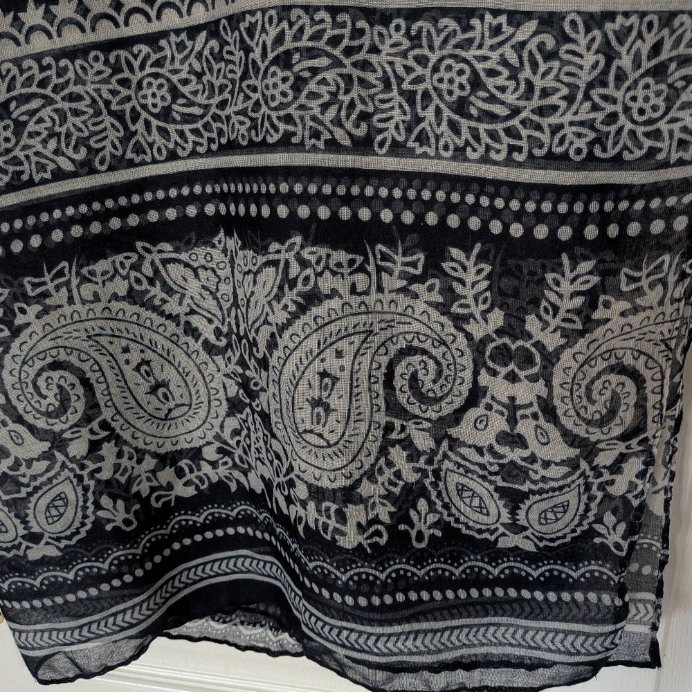 Beautiful Elephant Scarf - Picture 5 of 8